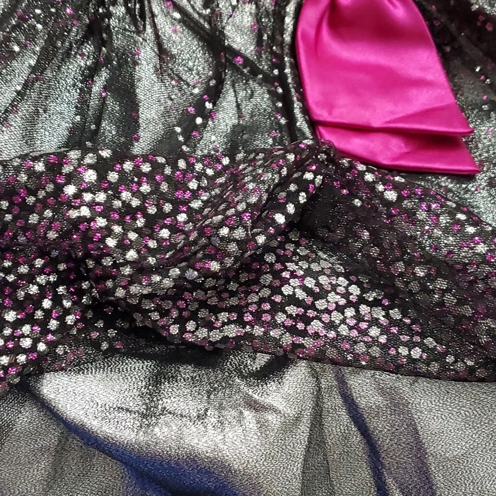 Girls fancy dress, size 5, colors; black, platinum, and Magenta